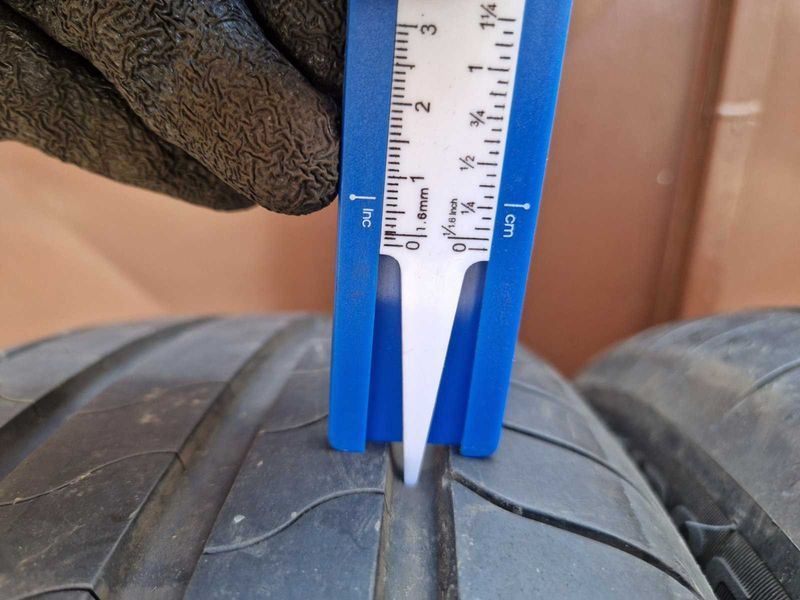 2 Bridgestone R18 225/55
летни гуми
DOT0624