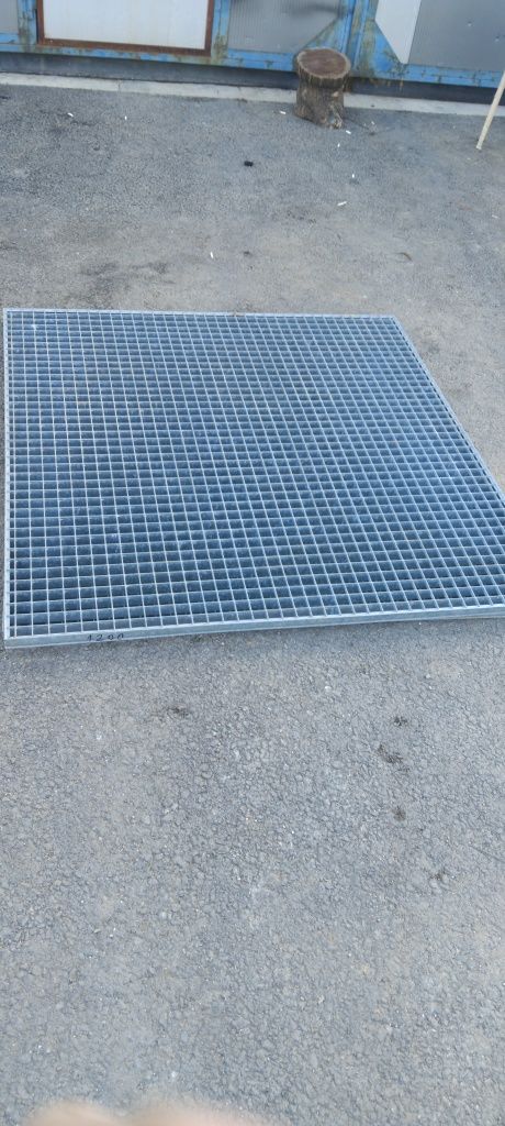 Grătare zincate la diferite dimensiuni la cel mai mic