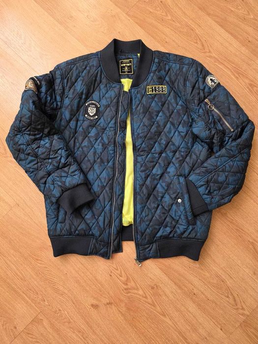 Продам  Мужскую куртку - бомбер