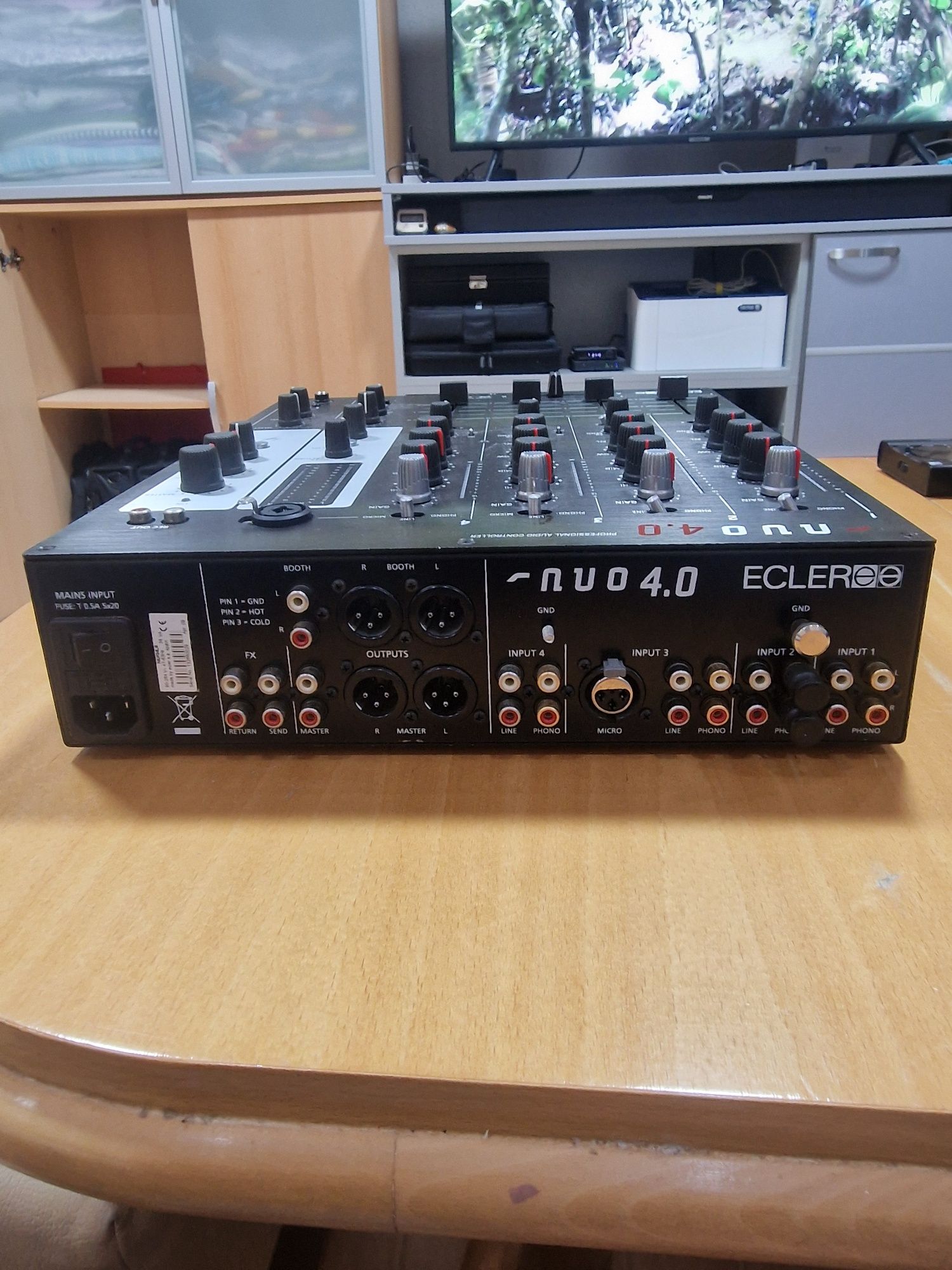 Продавам DJ  миксер  ECLER NUO 4.0.