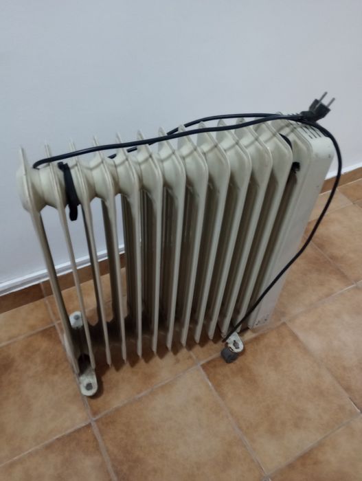 Vând calorifer 12 elemenți.