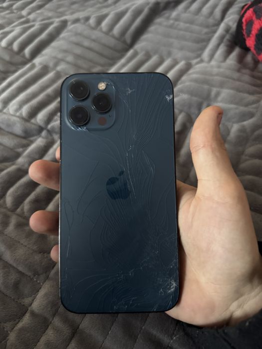 Vând iphone 12 pro max