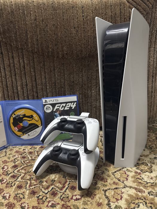 (PS5) SonyPlaystation 5 (два джойстика) + диски FC24 MK