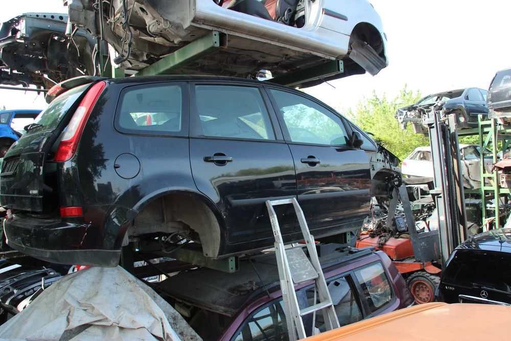 Ford Focus C-MAX 1.6 TDCi   – само за части