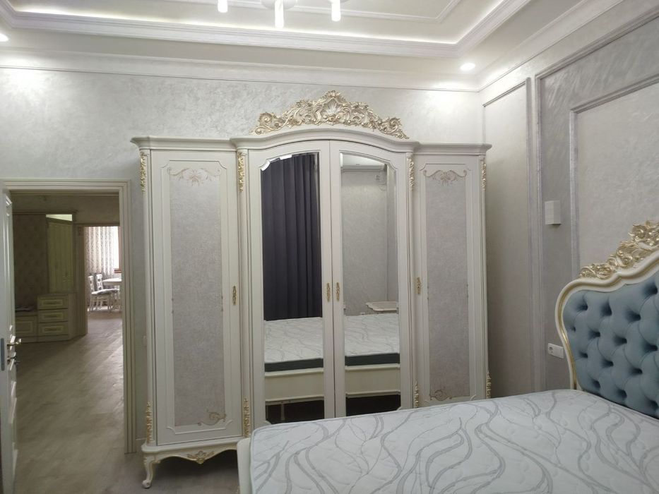 Mebel yechib yigʻish.