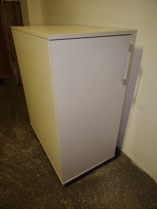 Dulap depozitare pe roti pt balcon. Cote 48 x 80x 100cm.