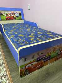 Детская кровать в хорошем состоянии