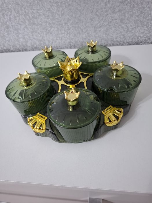 Продаю менажницу