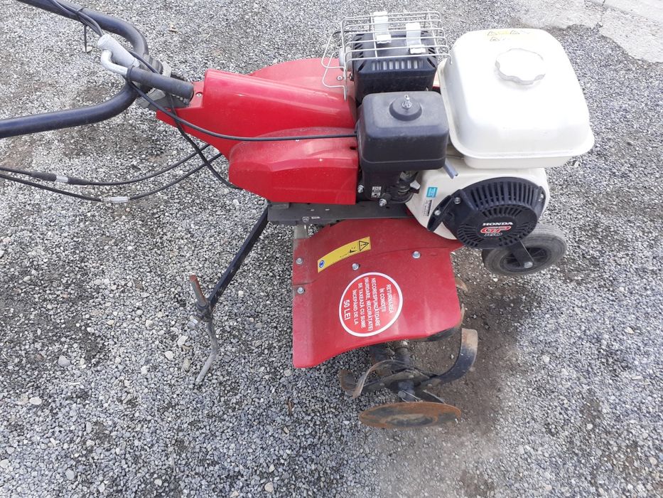 Inchiriez despicator lemne crepator lemne tocator crengi motosapa pico