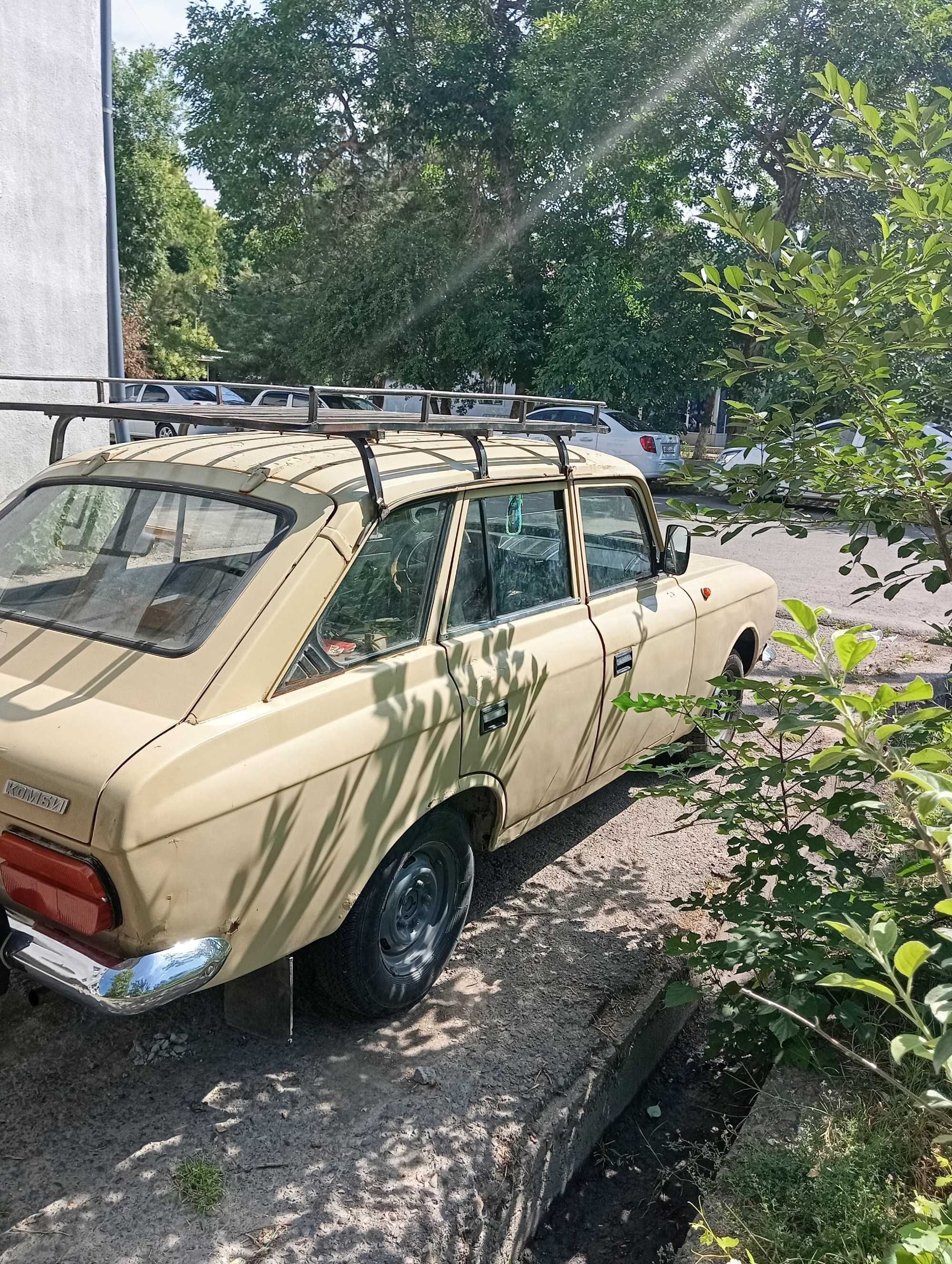 иж комби сотилади 1990 йил 800 булиши