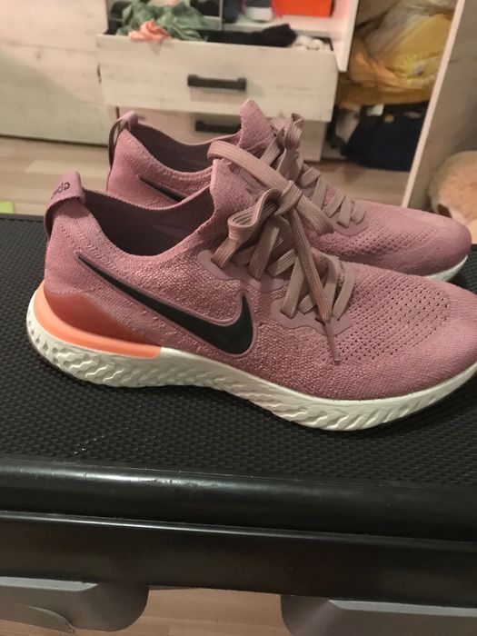 Adidași Nike noi mărimea 38,5
