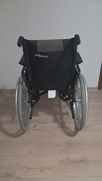 Scaun cu rotile pliabil