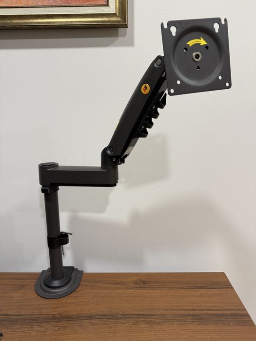 Кронштейн для монитора
