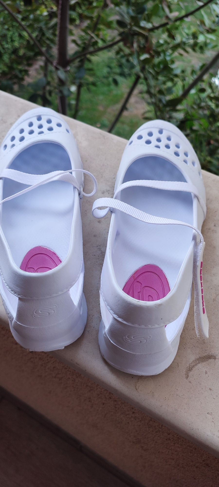 Летни обувки тип крок SKECHERS