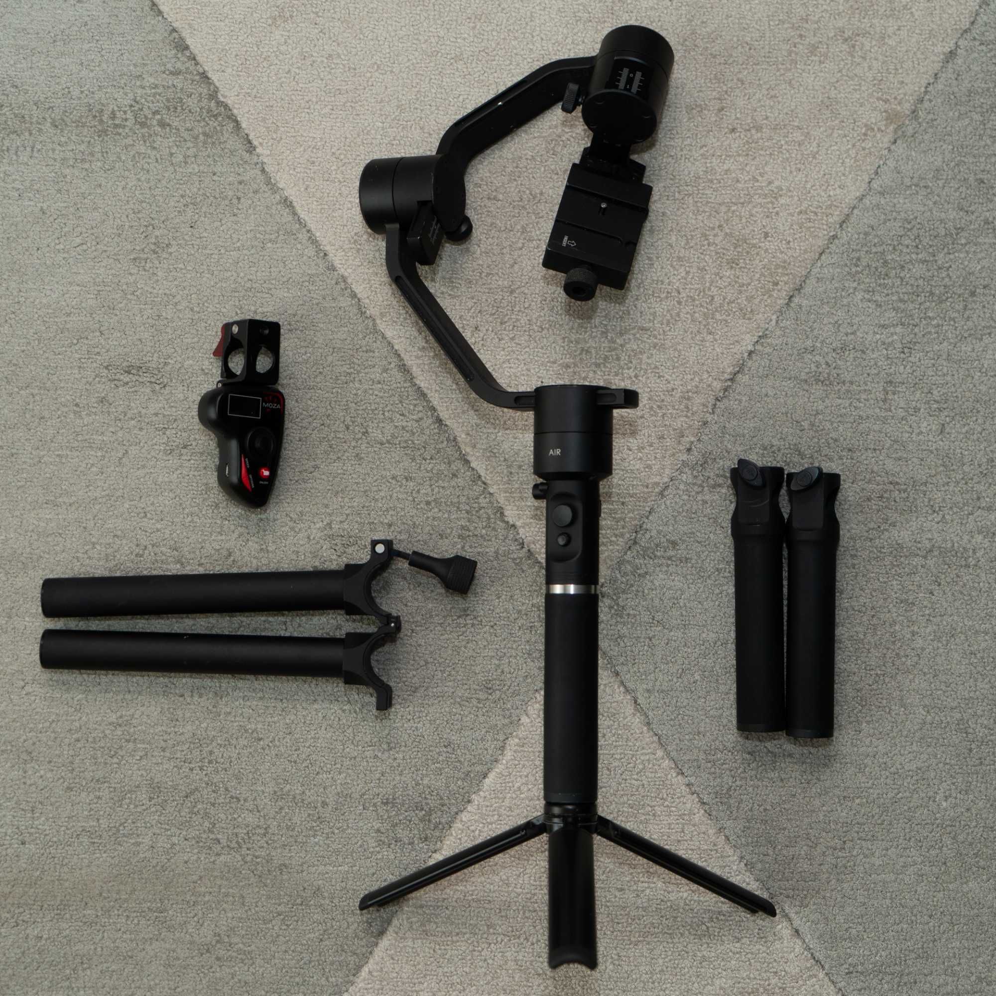 Gudsen Moza-Air Dual Handle Stabilizator pe 3 Axe (Gimbal)