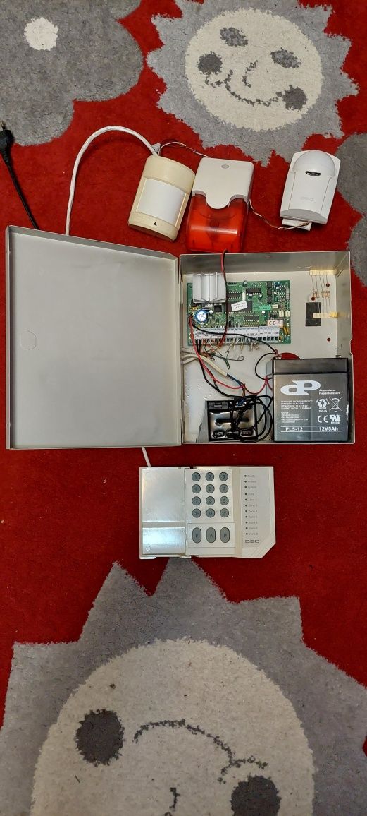 Sistem alarma antiefractie DSC Power PC 585 H , made în Canada