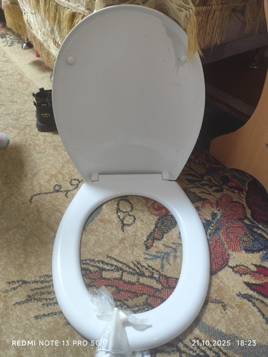 Продам крышку от унитаза