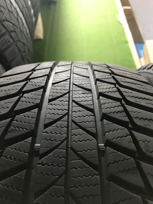 2 Anvelope de iarna 225 / 45 / 17 Bridgestone