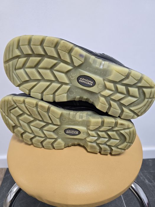 Рабочие сефти ботинки.