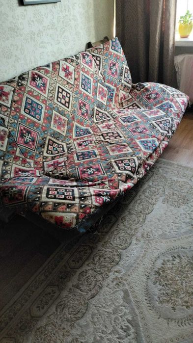 Отдам даром диван б/у в г.Усть-Каменогорск