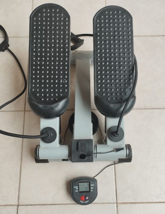 Продавам степер с ластици