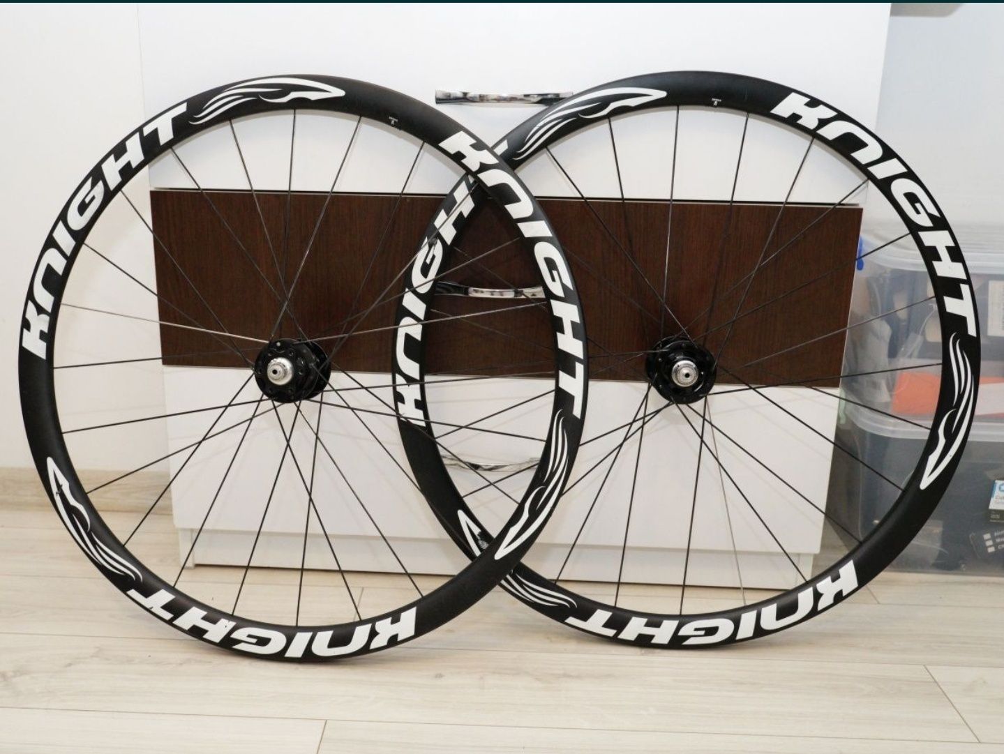 Roti Knight jante carbon butuci Chris King