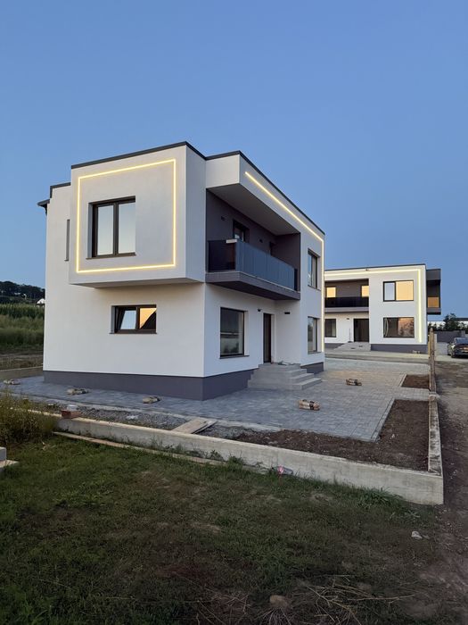 Case individuale moderne  pe 4 ari Suceava INDEPENDENT ENERGETlC