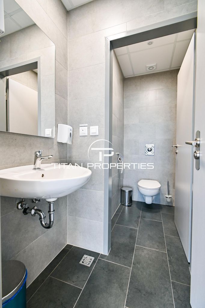 Дава се под наем Офис в София, Младост 4 - 200 кв.м за 3700 € - Снимка #9