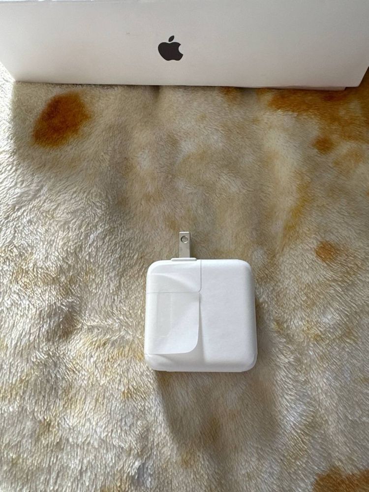 Адаптер для Macbook