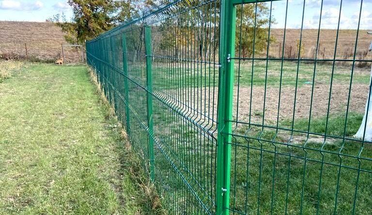 Executam garduri din panouri stil jaluzele si alte modele