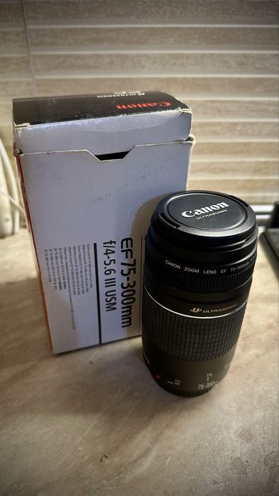 Объектив Canon EF 75-300 mm