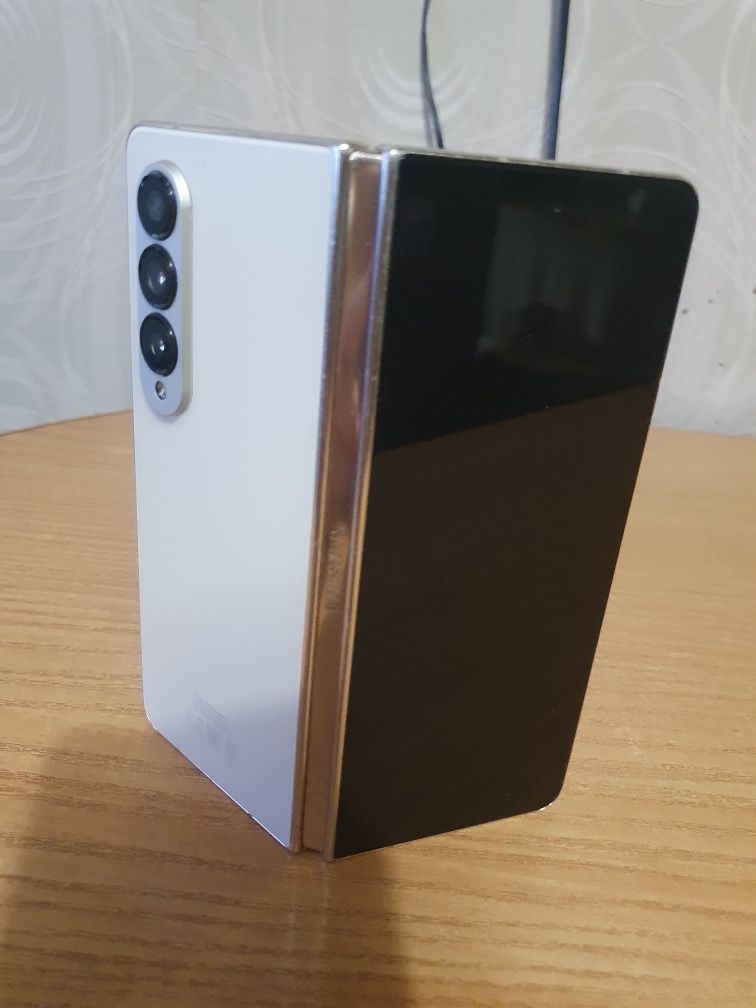 Samsung galaxy z fold 4