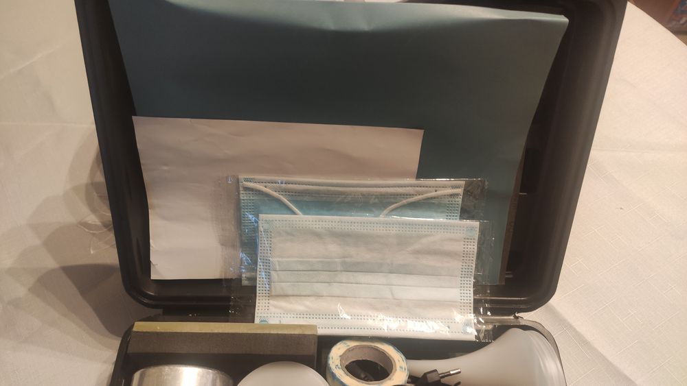 Продавам чисто нов комплект за химическо полиране на фарове и стопове