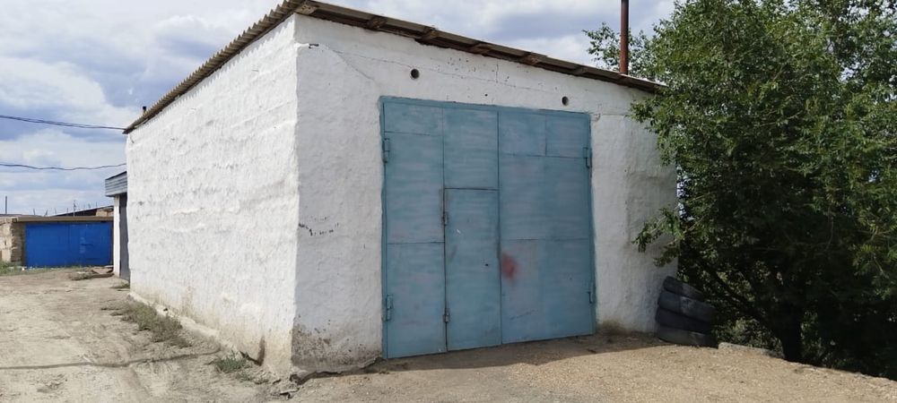 Продается большой гараж/сервис с подьемником