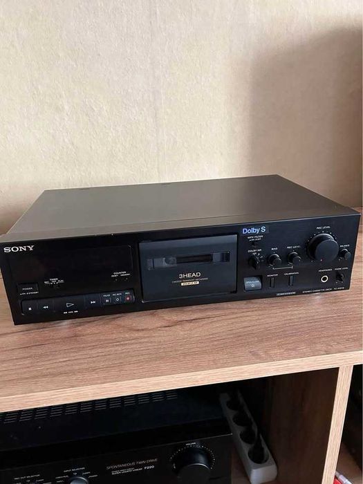 Продавам дек Sony TC-K 611S