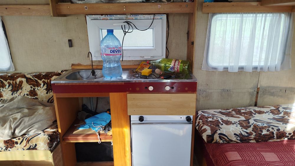 Каравана без документи за регистрация