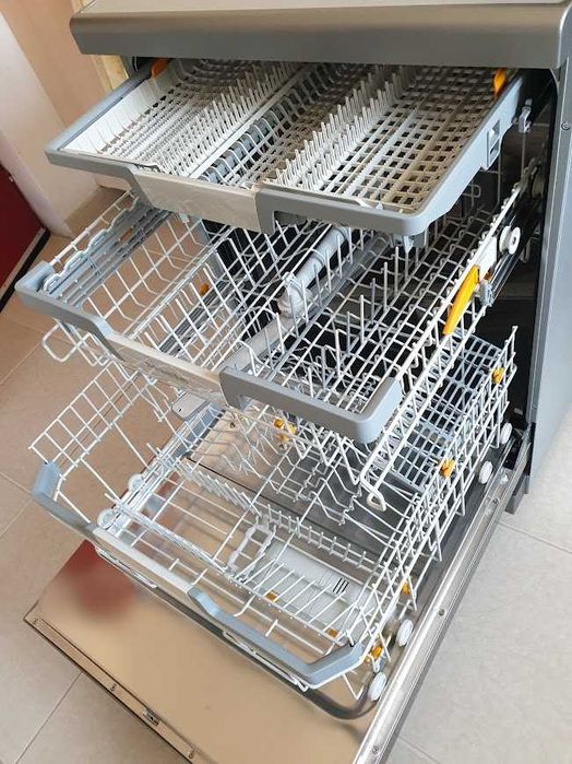 Inox - Съдомиялна Miele - Auto Open - 14 Комплекта - Свободностояща