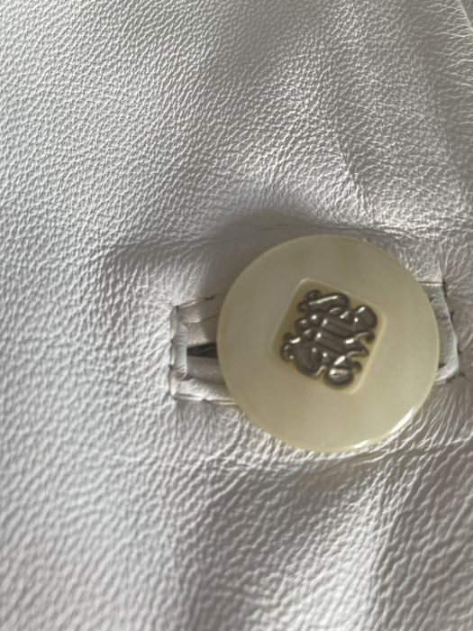 Haina superba din piele