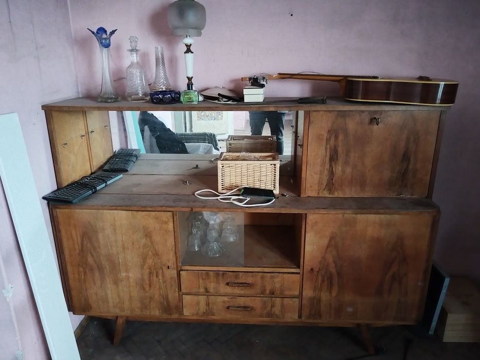 Продавам ретро бюфет