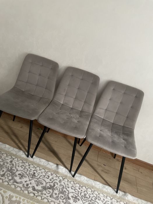 Стулья новые в хорошем состоянии