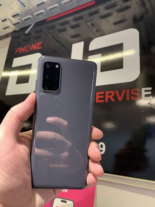 Samsung S20Plus 8/128гб в идеале с коробкой