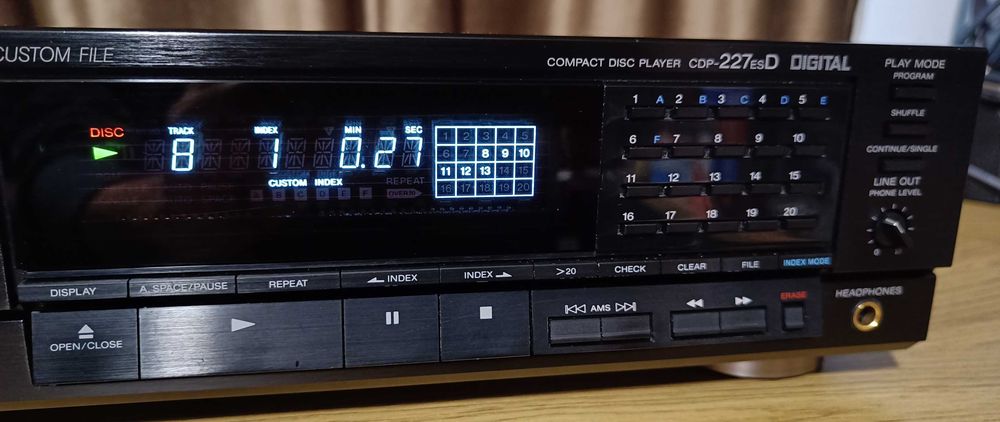 Sony CDP-227ESD cd player