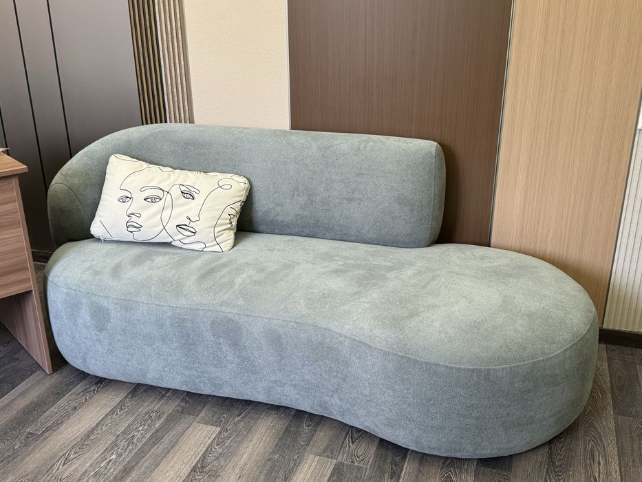 диваны, пуфики и столешницы