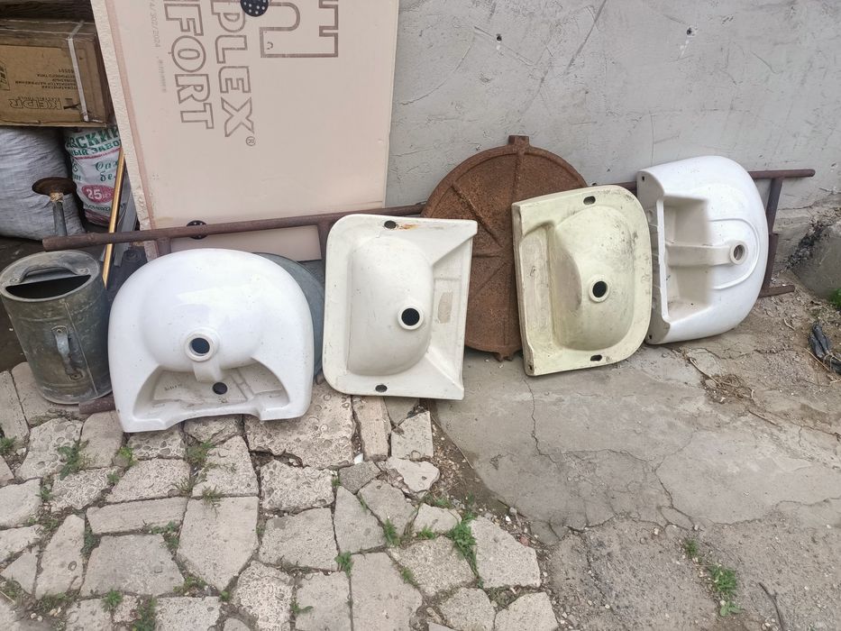 Продам Раковины б/у по фото видно их !