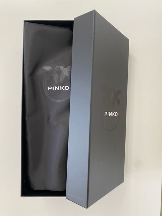 Обувки на PINKO
