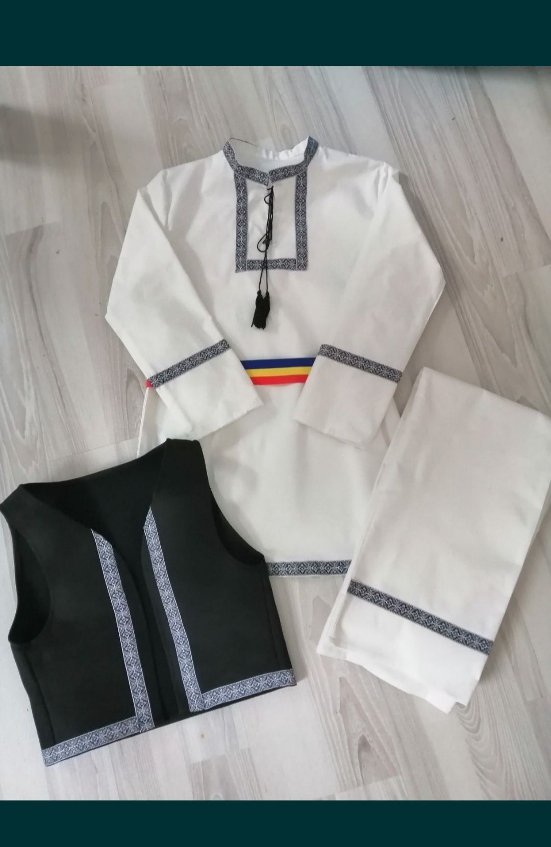 Costum popular pentru băieți