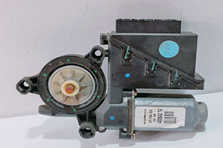 Motoras macara  dreapta fata 6Q2959801A Volkswagen VW Polo a 4-a gene