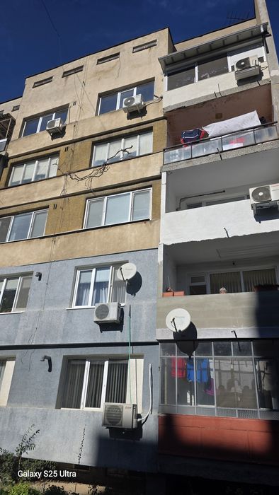 Двустаен тухлен до Дап