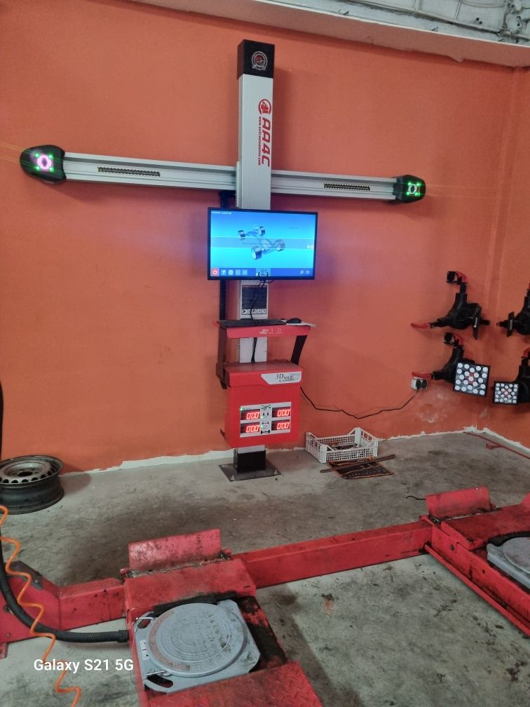 Închiriez service auto functional