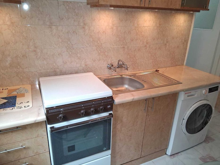 inchiriez apartament 2 camere